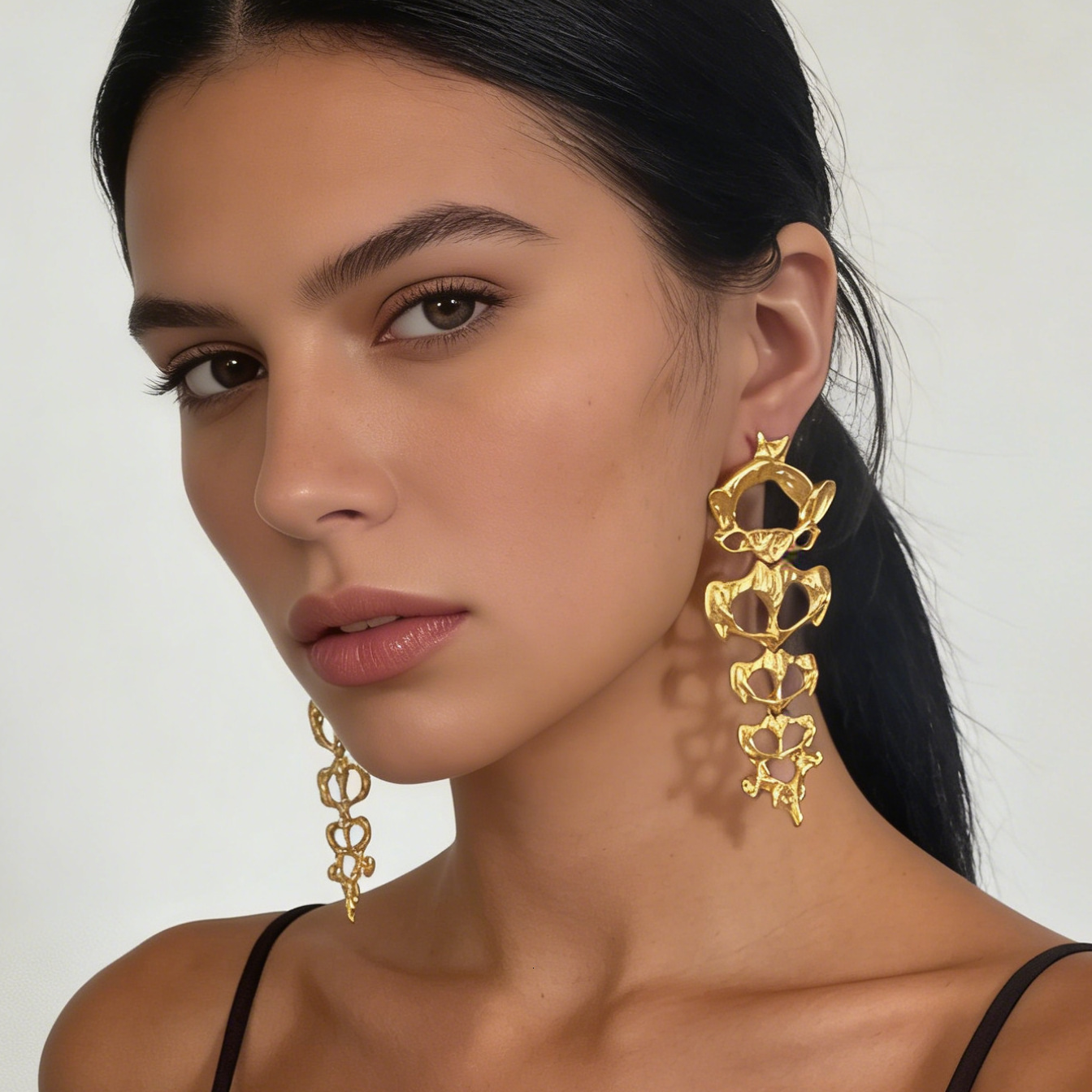Retro Trend Exaggerated High-End Design Skeleton-Shaped Hinged Versatile Daily Wear Earrings