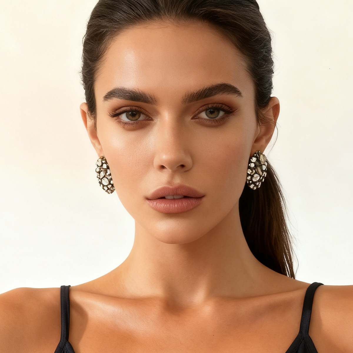 Exquisite Light Luxury High-End Design Alloy Inlaid Colorful Zircon Geometric Oval Versatile Elegant Earrings for Women