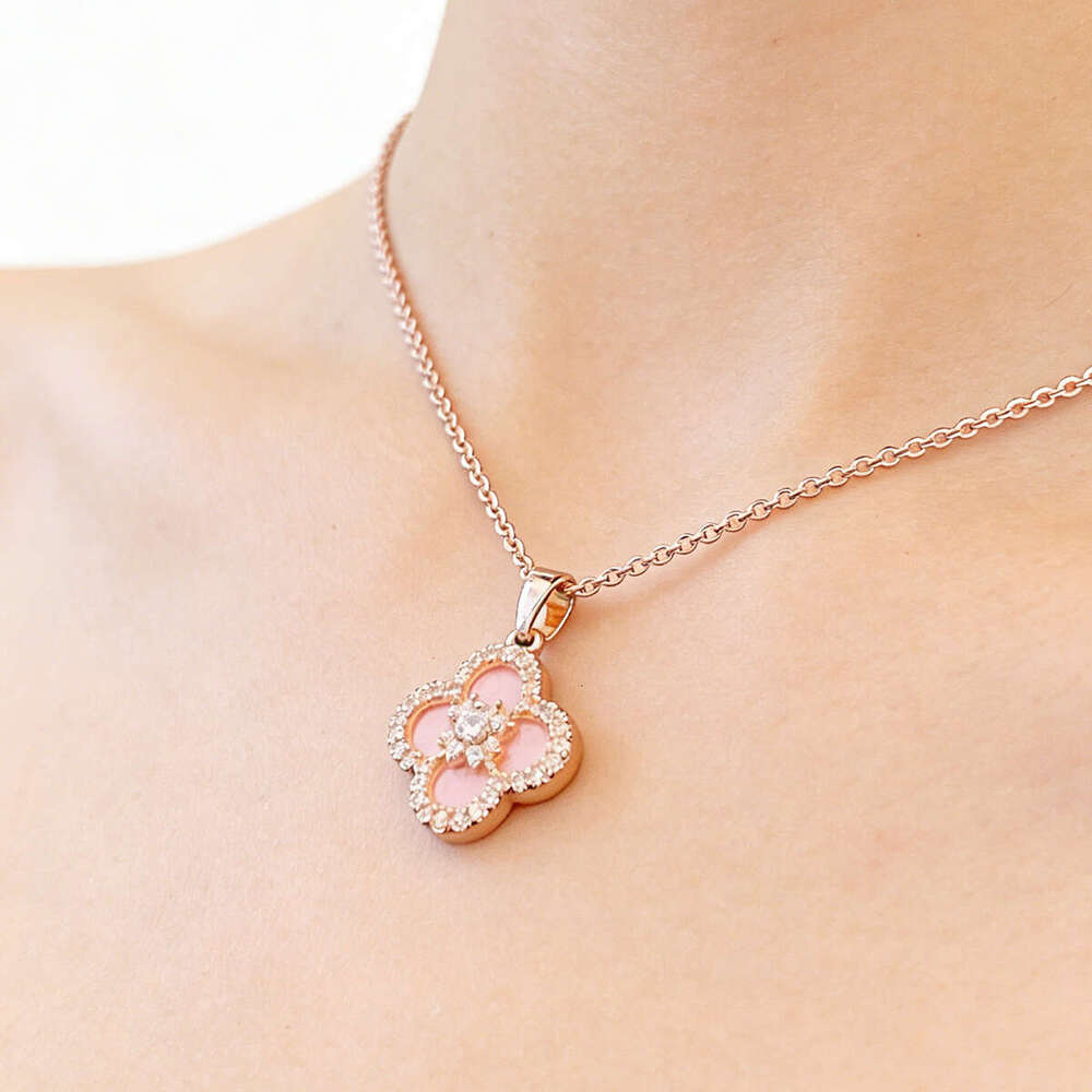 Korean Style Dainty Zircon Flower Necklace: Adjustable Light Luxury Clavicle Chain for Women, Minimalist Jewelry for Daily Work, Date & Gift Giving