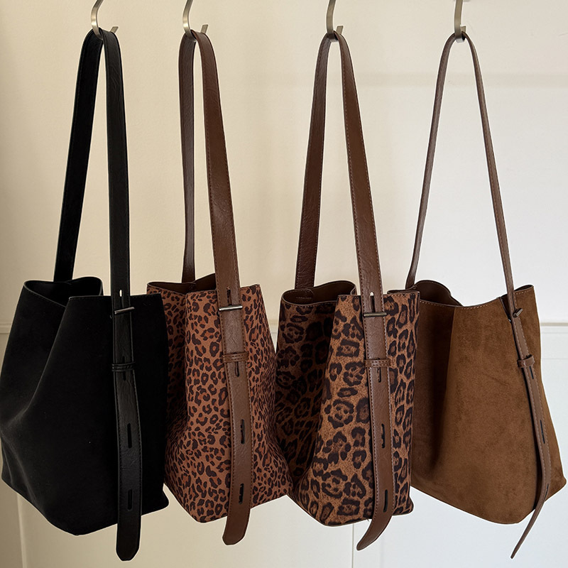 Niche Suede Retro Tote Bag Versatile Shoulder Bag Casual Crossbody Bag