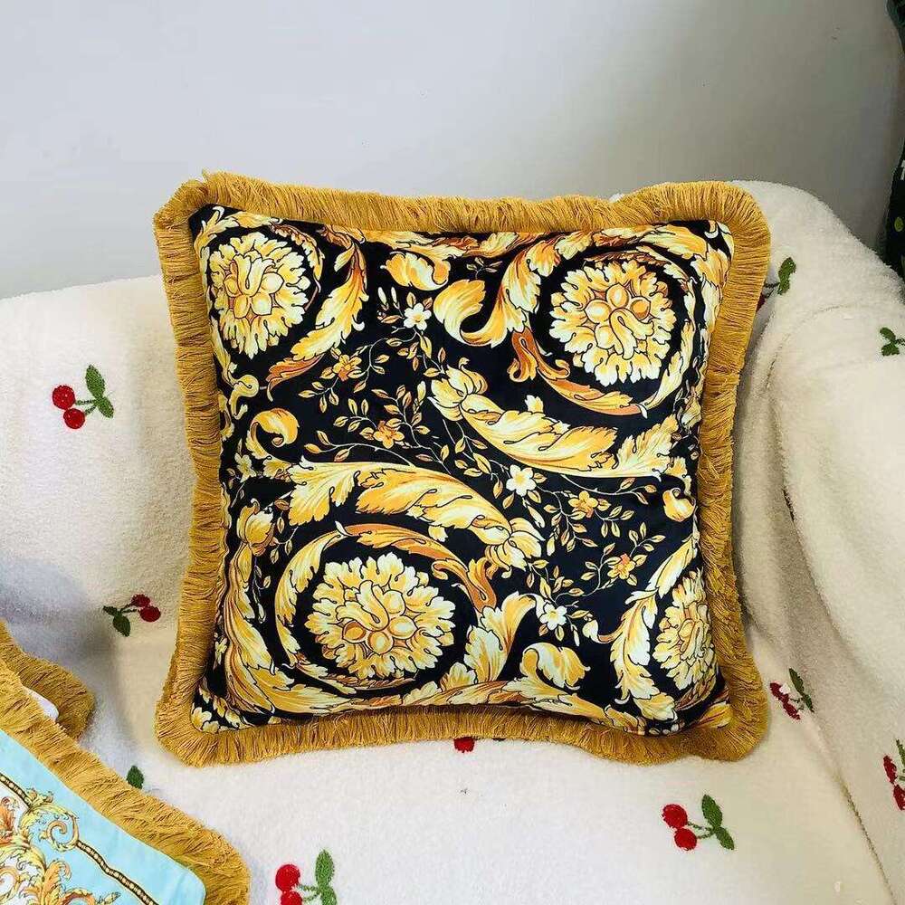 Light European Double-Sided Printed Vintage Gold Luxury Baroque Style Living Room Sofa Square Cushion Lumbar Support Pillow