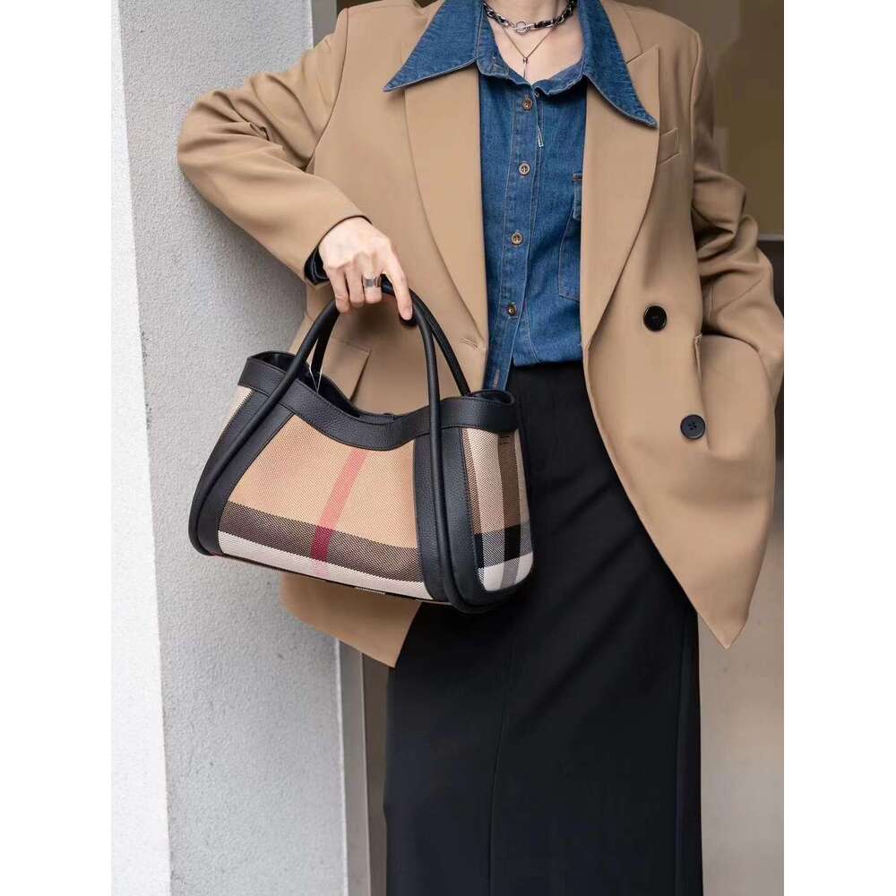 A niche design trend fashionable and casual leather women new high-end plaid canvas tote handbag large capacity crossbody bag 8c6d