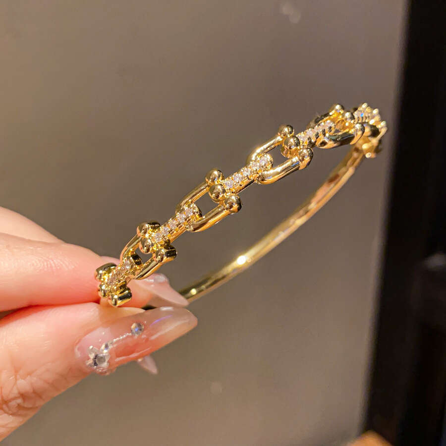 18K Real Gold Plated Zircon Letter Clasp Bracelet Light Luxury Niche High-End Fashion Retro Jewelry For Women