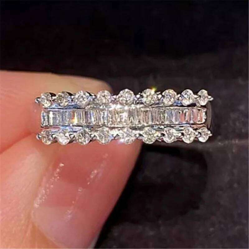 Ring for Women Fashion Luxury Wedding Band Gorgeous Finger Accessories Engagement Party Jewelry Gifts