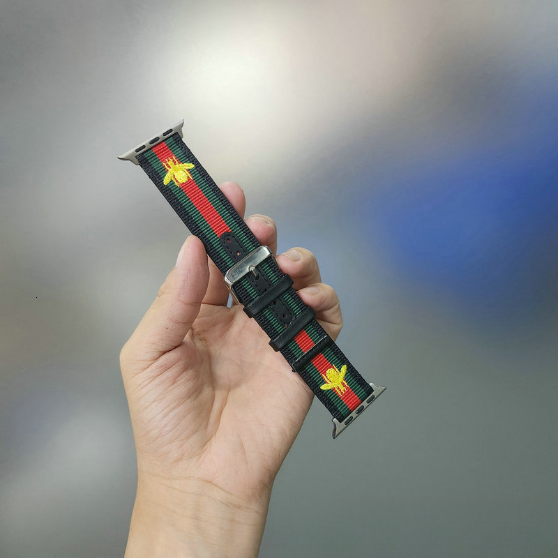 Compatible with Bee Red Green Striped Luxury Trendy Brand Apple Watch Nylon Strap Canvas S8 S7