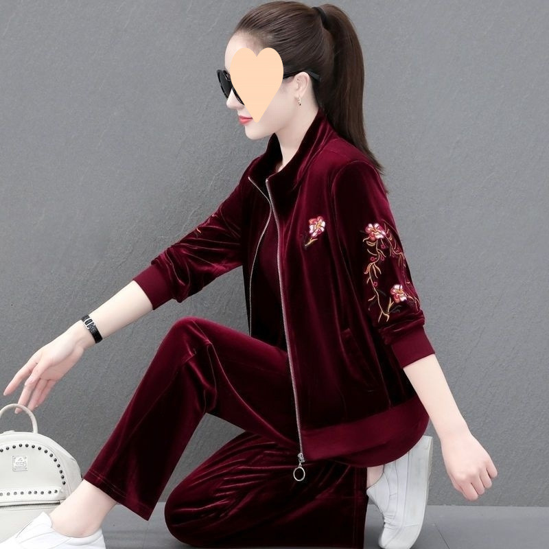 2025 Autumn Winter New Velvet Fashion Sports Casual Three-Piece Set for Middle-Aged Moms Stylish Versatile Womens Suit 251113