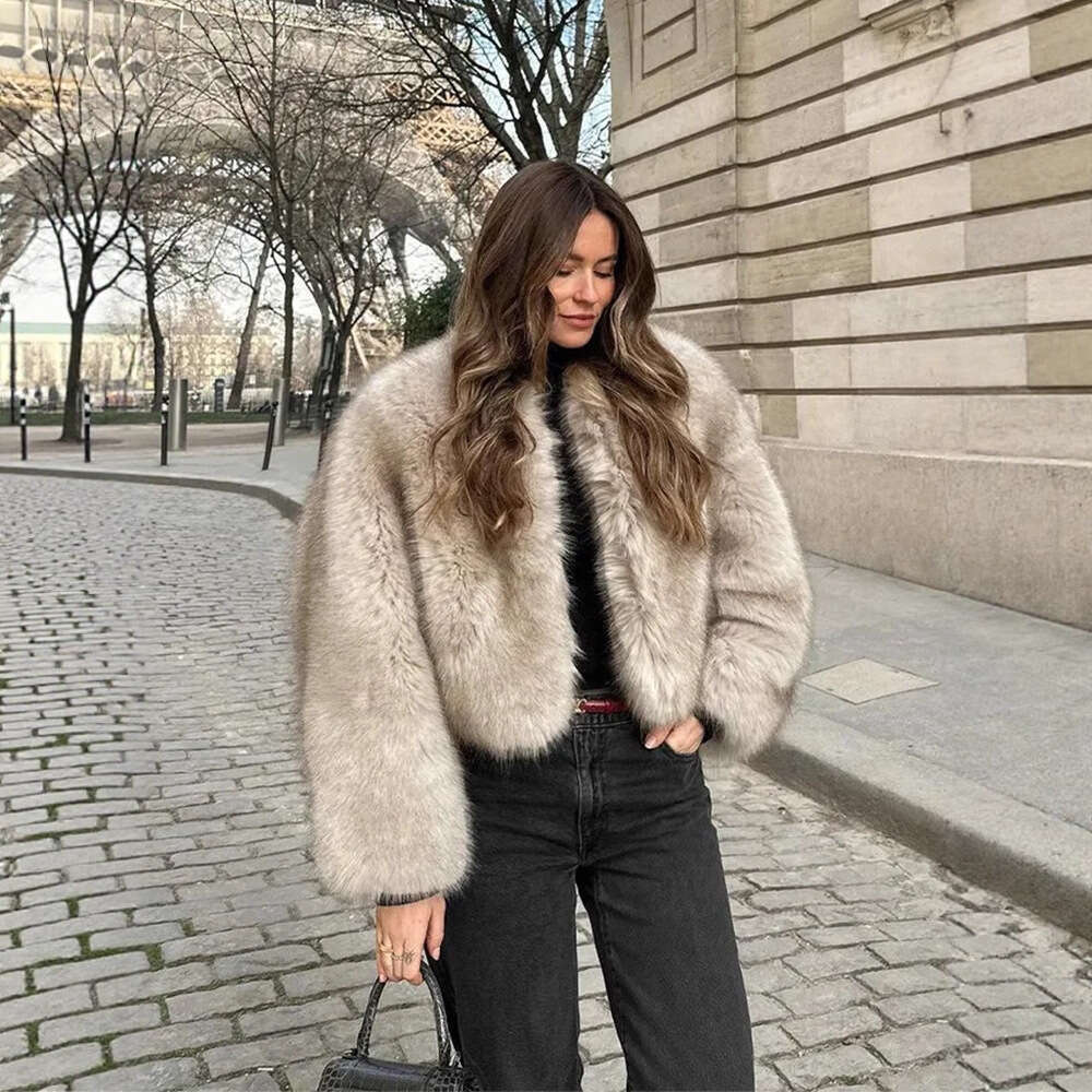 New Faux Coat Soft Fur Collar Wide Cuffs, Paired with Sweater Jeans, Fashionable Design for Autumn and Winter Season Clothing