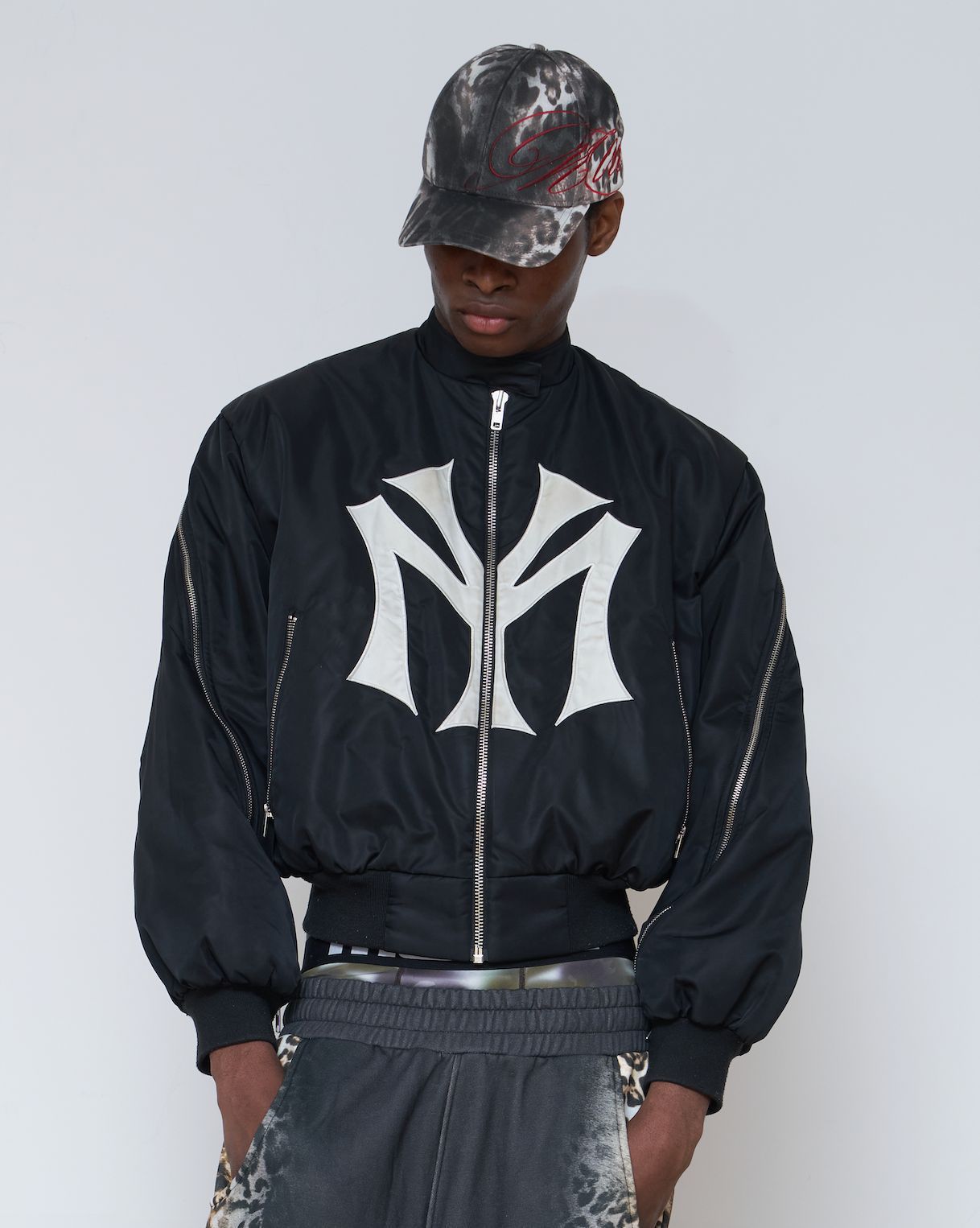 Men's Jackets 2026 Mowalola Embroidery Double-sided Short Flight Jacket Bomber YVL Style WY1435 Zippered Fashion Jacket A must-have for hip-hop f