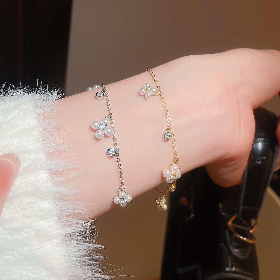 Korean Version Zircon Flower Pearl Simple Fashion Light Luxury Elegant Versatile Bracelet Design Sense Niche Jewelry for Women - view 3