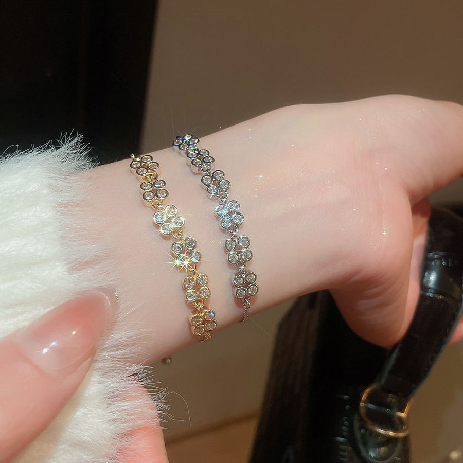 French Zircon Flower Pearl Exquisite Elegant Niche Fashion Versatile Bracelet Light Luxury High-end Feel Women's Jewelry - view 4