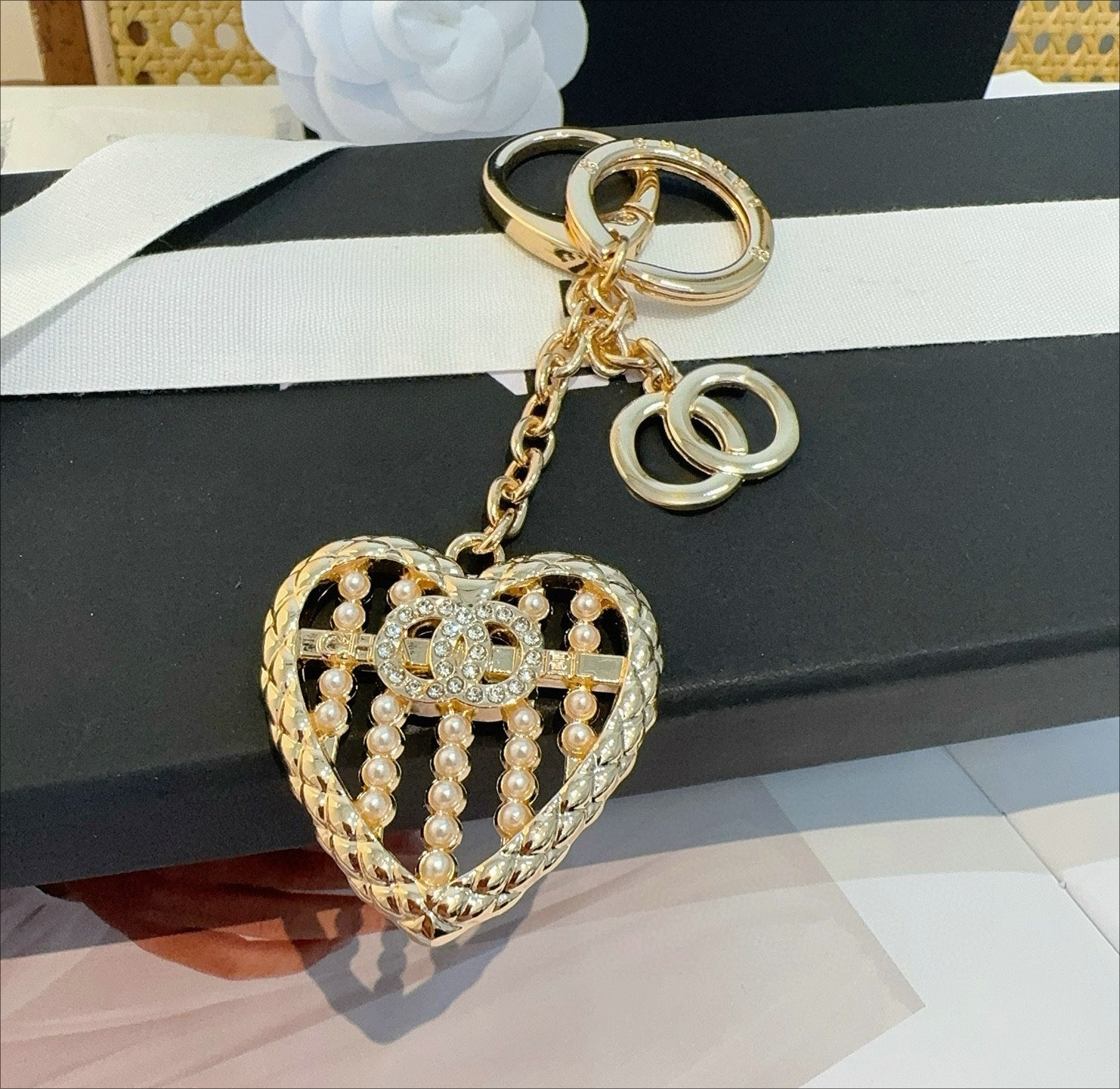 Brand Designer Keychain Heart Pendant Bag Charm For Women Luxury Breeze Keychain Gold Color Designers Keyring Charm gift