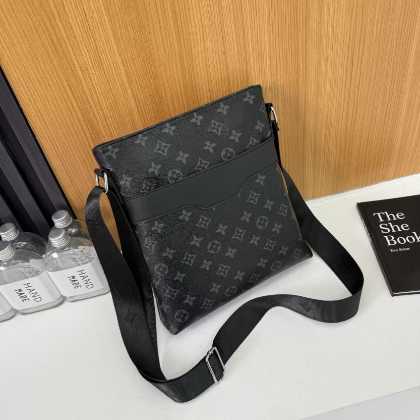 Luxurys designers Mens Shoulder Bags Man Briefcases fashion Handbag Bolsas Messenger Bag Crossbody Bag purse