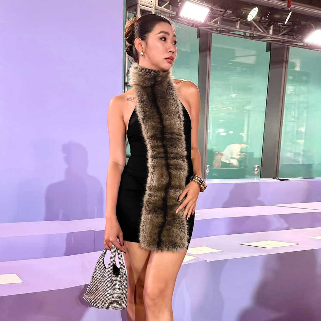 Fall New Arrival Women's Sexy Halter Neck Backless Faux Fur Patchwork Color-Block Bodycon Dress Fashionable European American Short Skirt