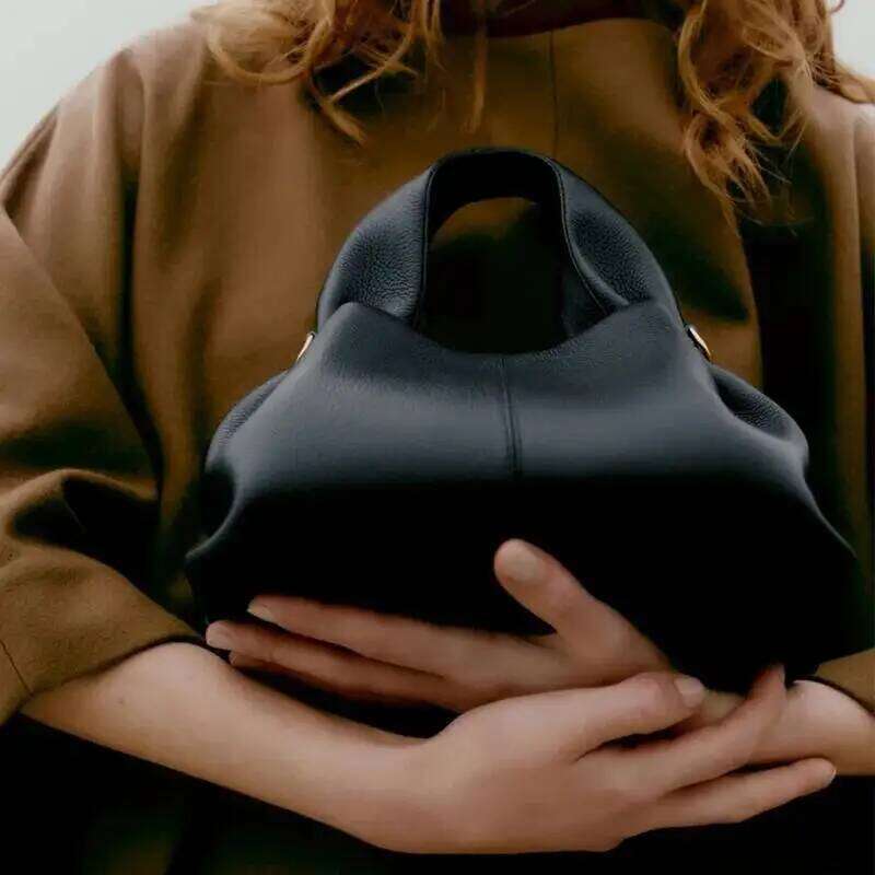 Angel Kiss 2025 New Commuting Women's Cloud Bag, Niche Retro High-End Leather Single Shoulder Crossbody Bag