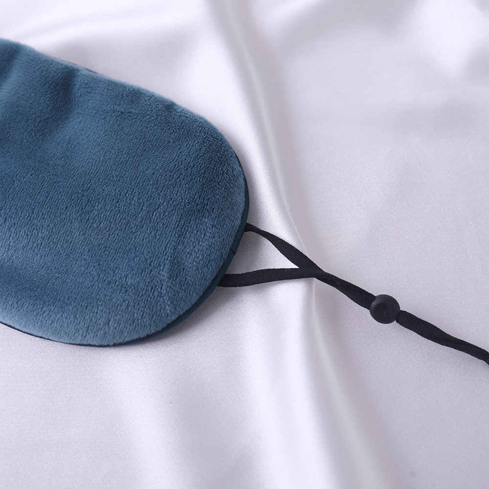 Cool and warm dual-sided silk eye mask for light-blocking sleep. Travel-friendly, breathable and cool eye mask. Available for wholesale at current pri