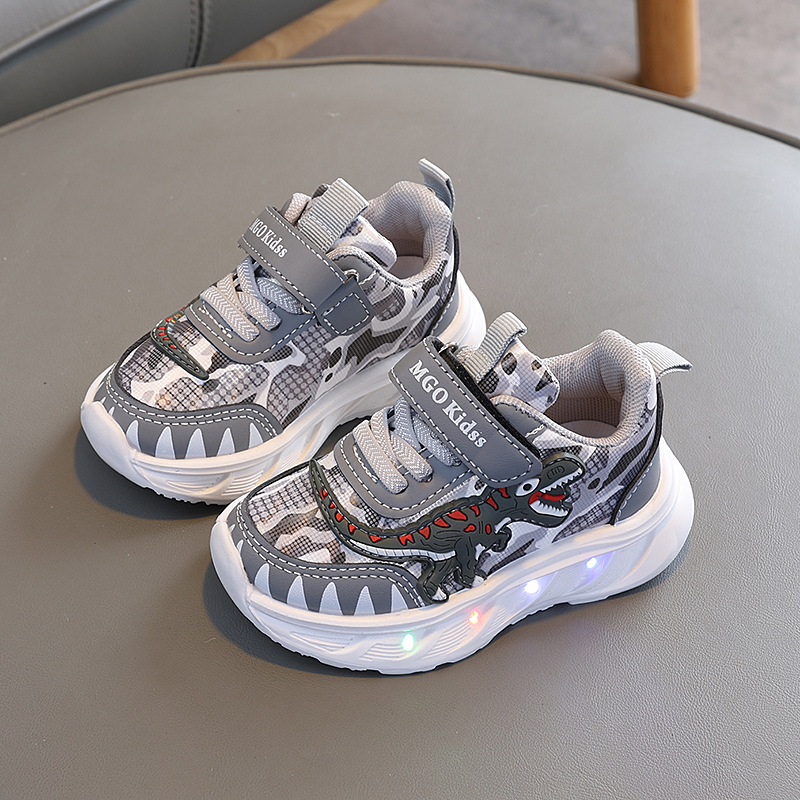 2026 kid shoe boys trainers Luminous Shoes Flashing Lights Fashion Sneakers Toddler Little Kid LED Sneakers