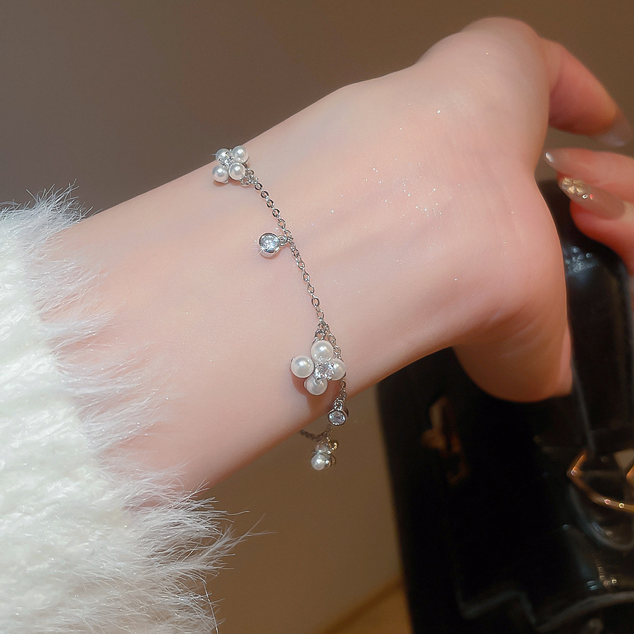 Korean Version Zircon Flower Pearl Simple Fashion Light Luxury Elegant Versatile Bracelet Design Sense Niche Jewelry for Women - view 5