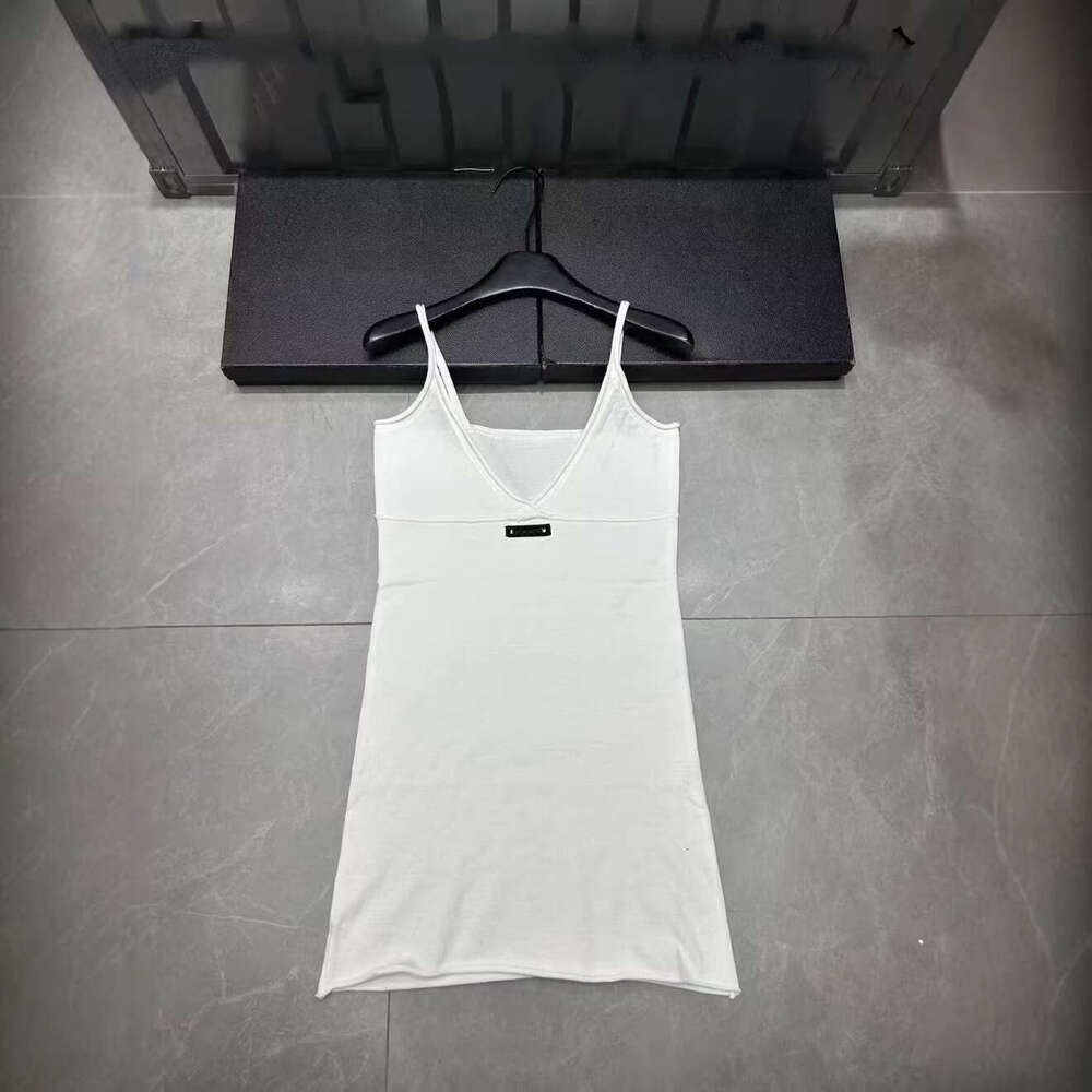 Designer Miu Series 2026 Early Spring New Wool Blend Knitted Camisole Dress 1cad