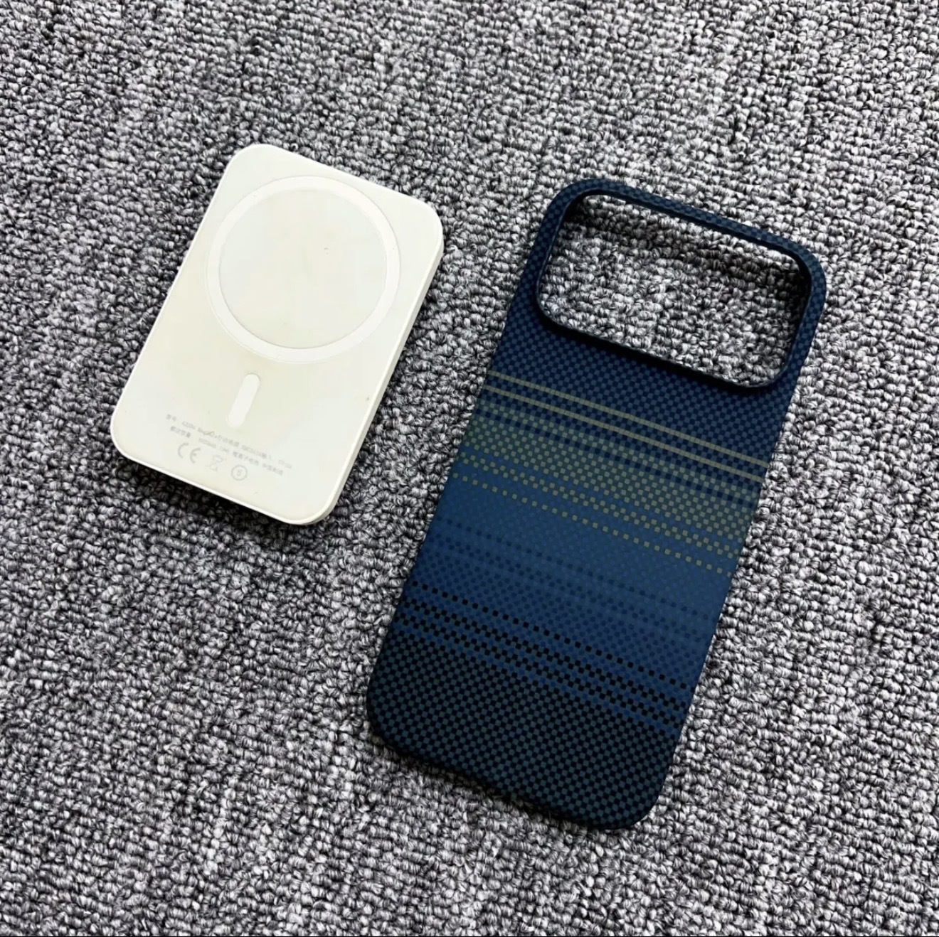 Suitable for iPhone 17 Pro Max Half-Pack Kevlar Magnetic Phone Case Apple 16 Lightweight PC Hard Protective Cover 15