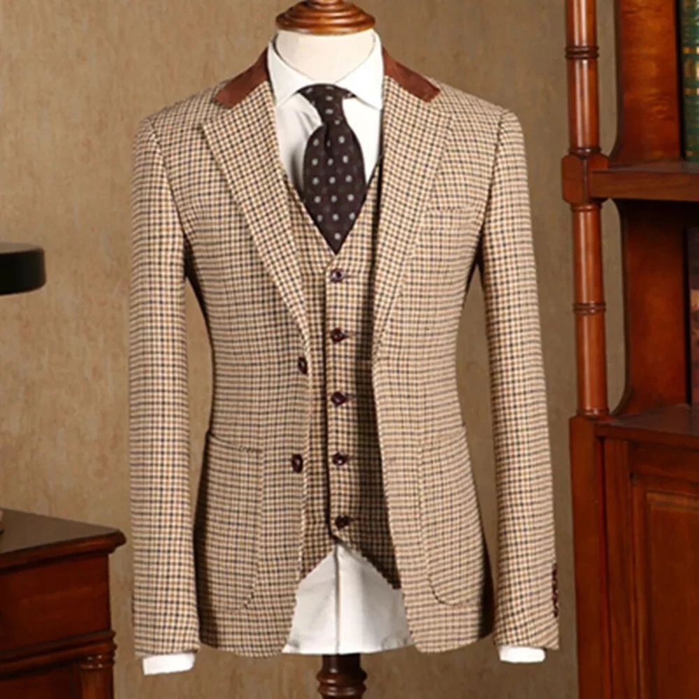 Brown Suits For Men Customized Single Breasted Jacket Vest Pants 3 PCS Formal Banquet Prom Blazer Classic Male Fashion Clothing 260106