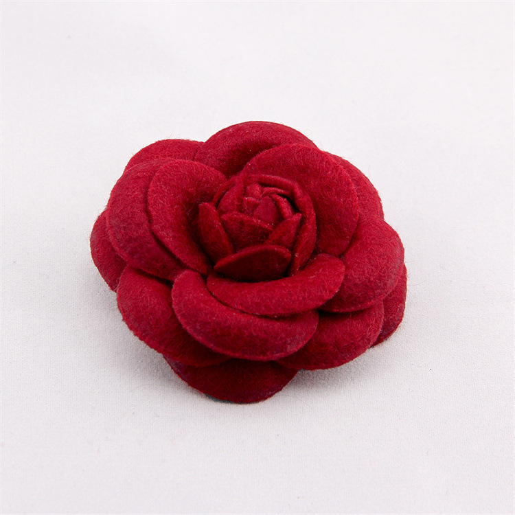 Exquisite French Fashion Style Brooch Vintage Brooch French Camellia Brooch High-End Imitation Wool Pearl Suit Coat