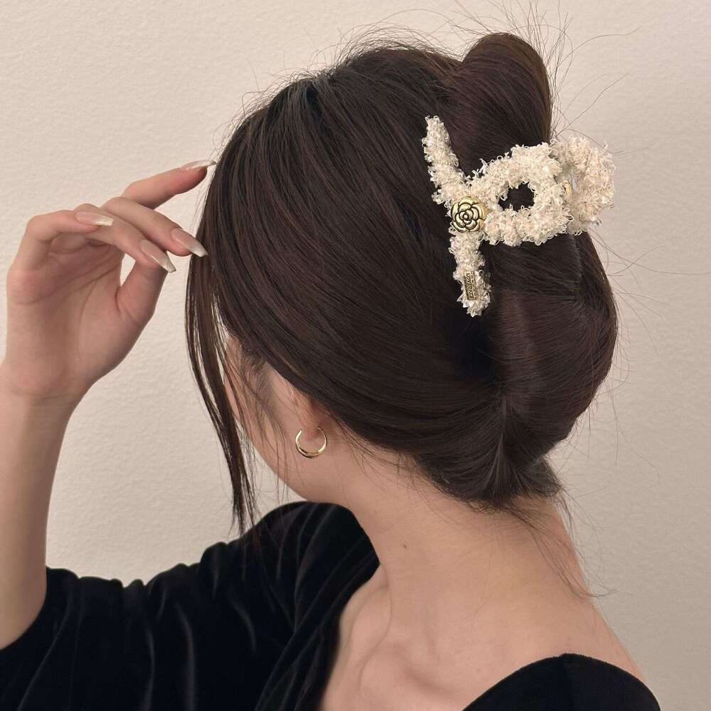 Korean French Style Small Thick Wool Medium Shark Clip Fashion Black and White Color Block Hair Claw for Women