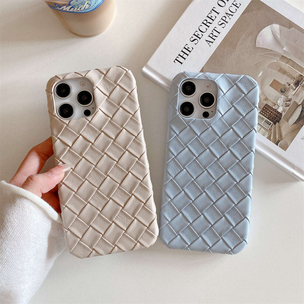 European And American Retro Quilted Leather Case For Apple 16 15 Max, 13, 14 Pro - view 4