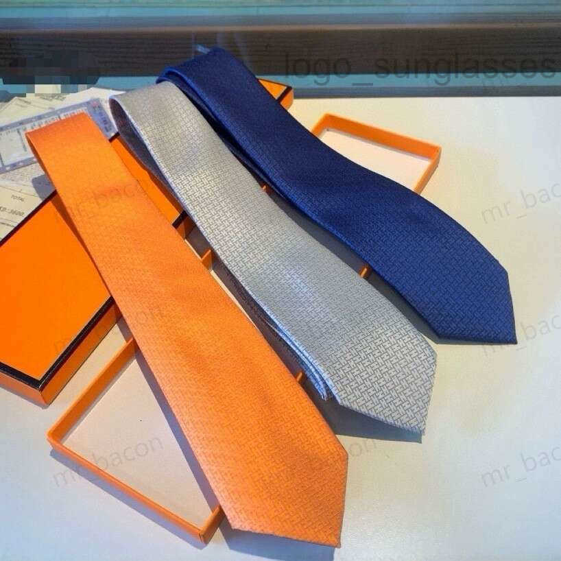 Designer Stripe Embroidered Ties Army Green Men Silk Tie Business Casual Fashion High Quality Bow Ties Tie