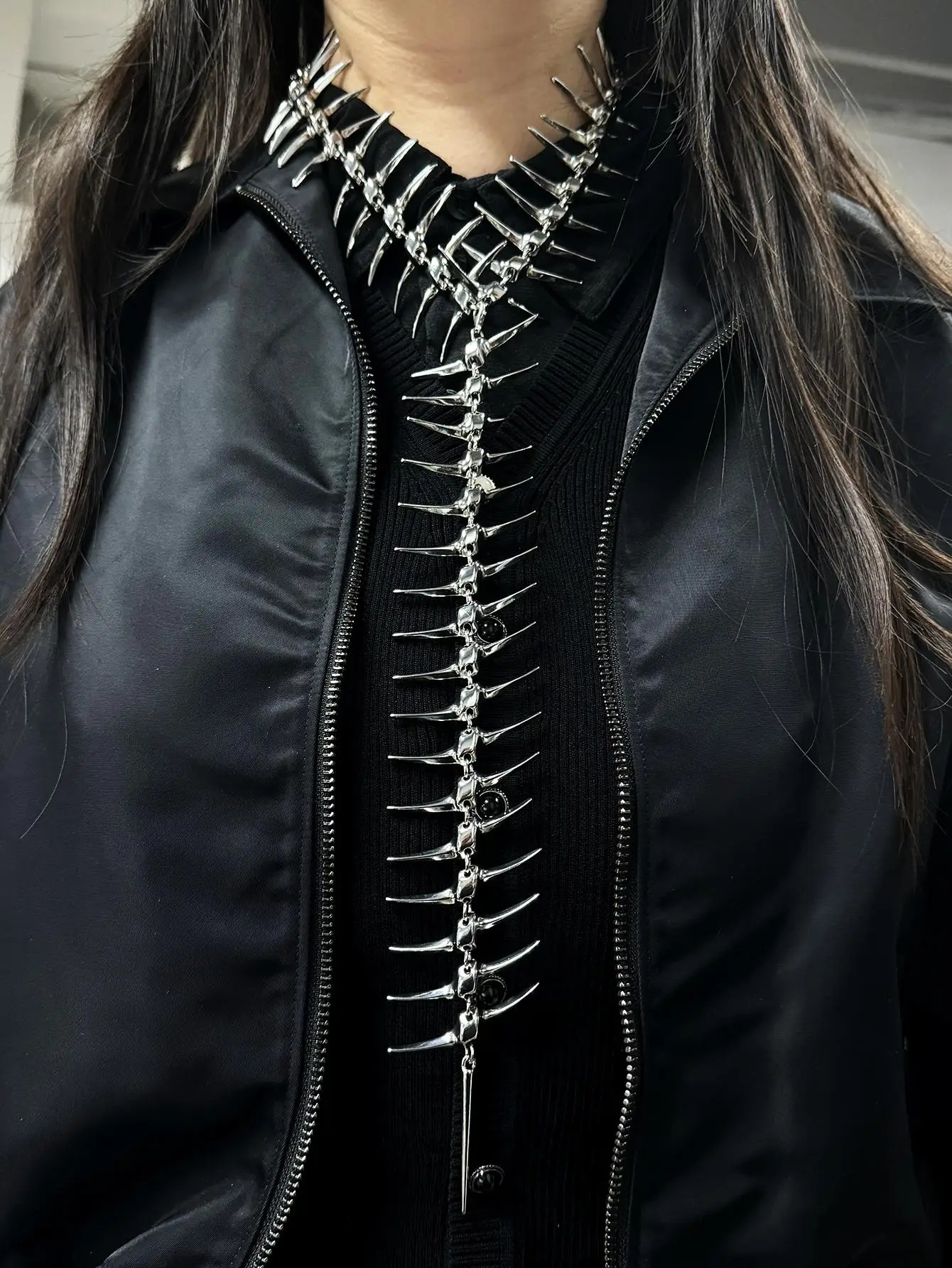 Edgy Niche Hip-Hop Thorn Skeleton Alloy Womens Necklace Perfect for Holiday Parties Everyday Wear Street Style Outfits 260106