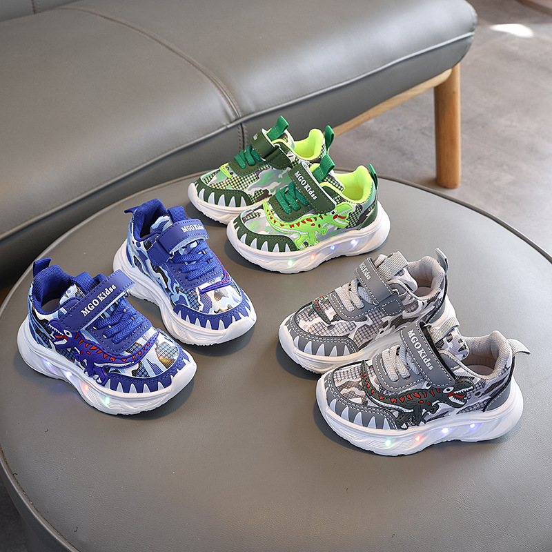 2026 kid shoe boys trainers Luminous Shoes Flashing Lights Fashion Sneakers Toddler Little Kid LED Sneakers