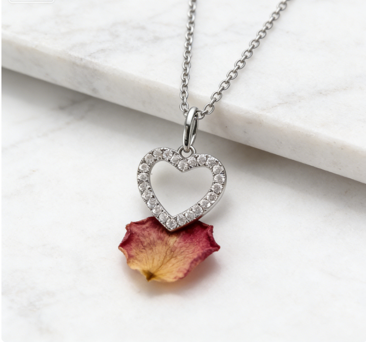 High-quality 925 silver inlaid with hollowed-out heart-shaped pendant necklace, 18K white gold P-YLF3987-W