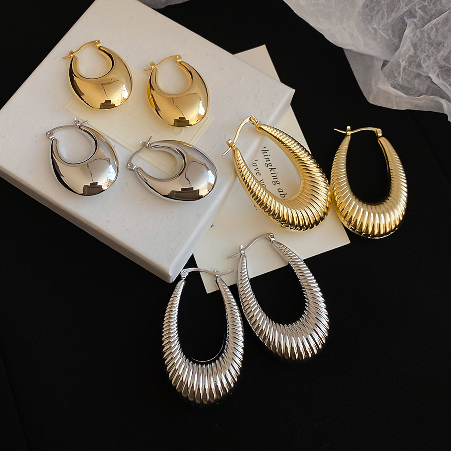 European and American Cross-Border Metal Glossy Oval Casual Simple Personality Fashion Earrings Design Sense Niche Ear Jewelry - view 3