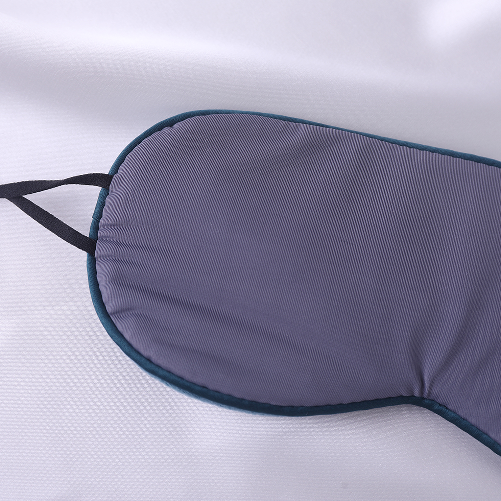Cool and warm dual-sided silk eye mask for light-blocking sleep. Travel-friendly, breathable and cool eye mask. Available for wholesale at current pri