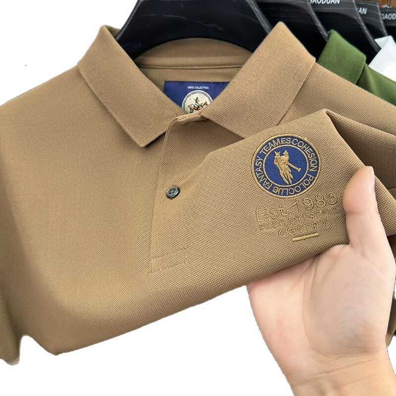Summer New Luxury Designer Polo Shirt Men Fashion 220G Breathable Fabric Turn Down Collar With Embroidery Detail Short Sleeve Tops Light Business Casu