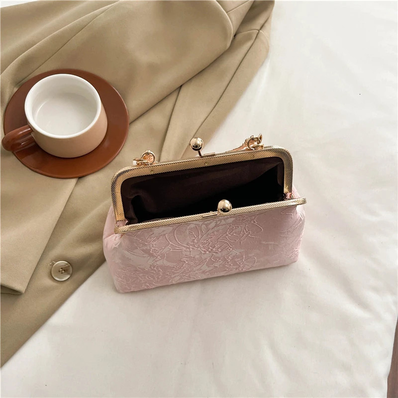 Vintage Classic Lace Bag pearl Evening Bags Wedding Shell Lock Women Shoulder Crossbody Chain Womens Handbags Purses 260104