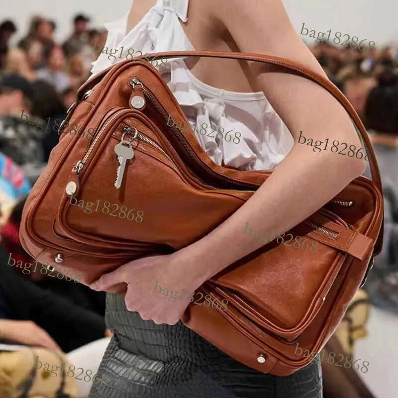 Designer Bag Totebag In Stock New Motorcycle Camera Underarm Niche Versatile Handheld Casual Commuting Retro Wandering Bag