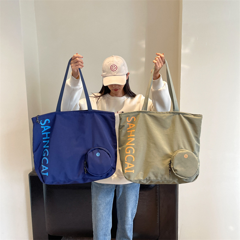 Travel Commuting Canvas Bag Fashionable and Simple Shoulder Bag Large Capacity Casual Versatile Tote Bag