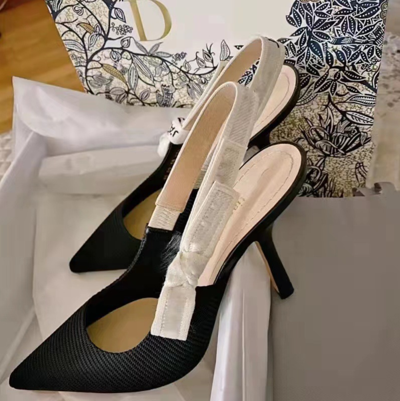 Designer Women High Heels Sandals Letter Embroidery Bowknot Pointed Toe Sandals Luxury Wedding Shoes 35-42