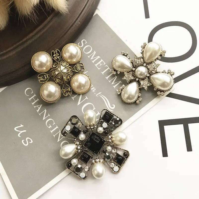 Retro Famous Luxury Brand Designer Brooch High Quality Big Pearl 5 Jewelry Brooches Pins Broach For Women Sweater Dress - view 7