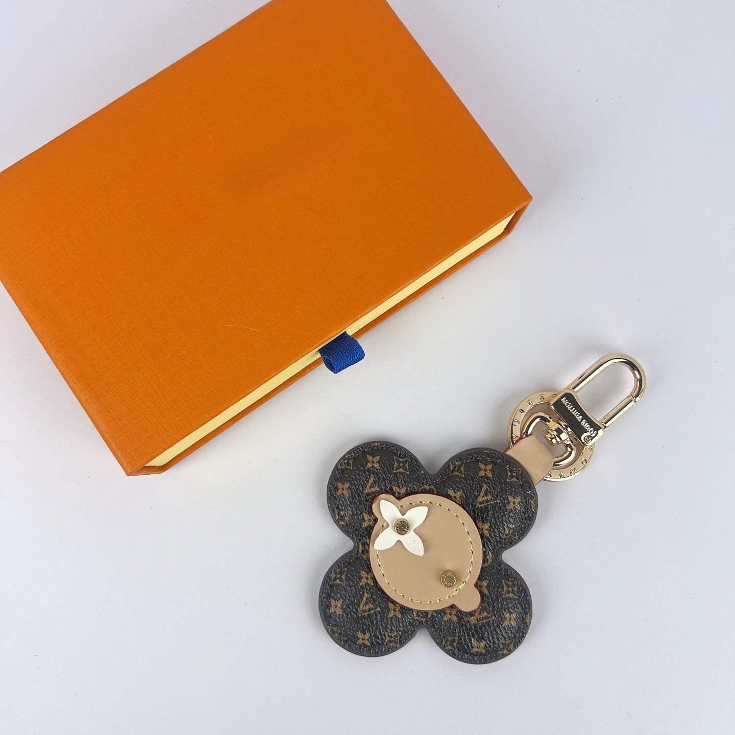 Designer Luxury Leather Keychains Bag Charm for Women Fashion Bag Pendant Mens Designers Leather Bag charm Accessories Key Chain