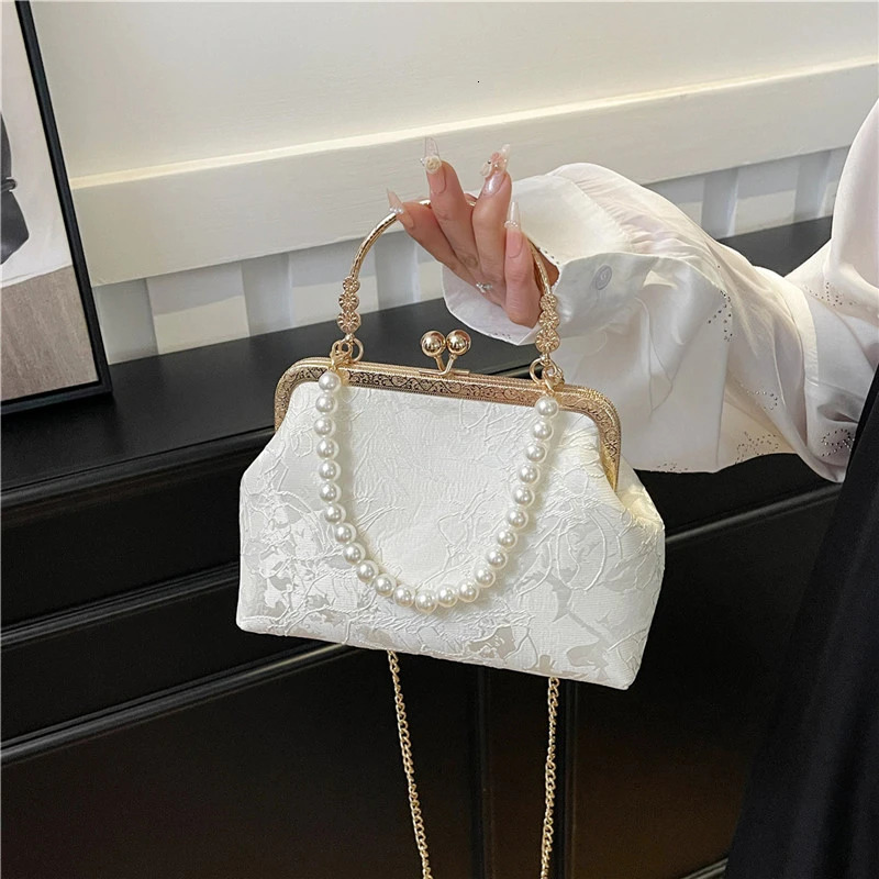 Vintage Classic Lace Bag pearl Evening Bags Wedding Shell Lock Women Shoulder Crossbody Chain Womens Handbags Purses 260104