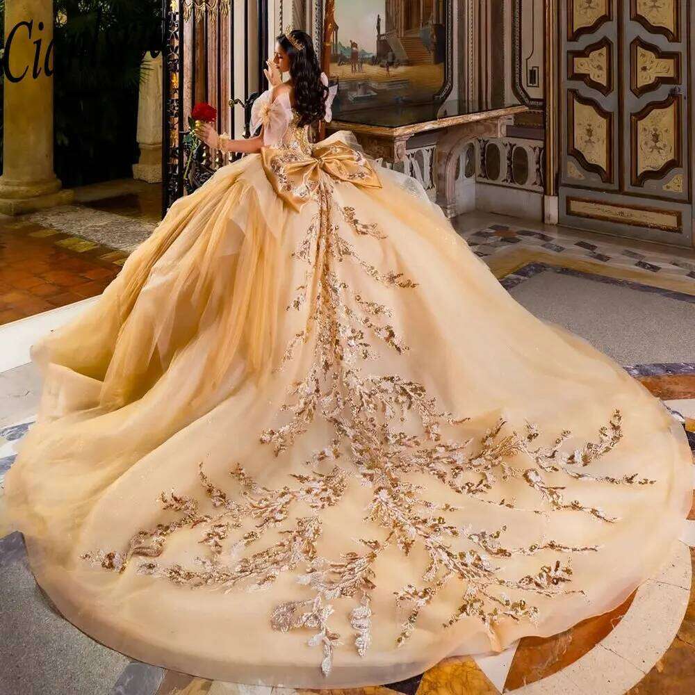 Gold Chapel Train Bow Quinceanera Dresses Ball Gown Sequined Appliques Lace Mexican Sweet 16 XV Anos