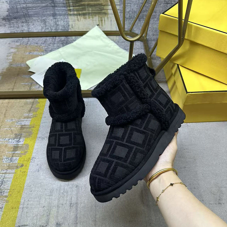 Designer Women Shearling booties Ski boots Snow boots apres-ski boot elevating warm ankle boots and Half Boots waterproof wool boots FF logo Sizes 35-44 A11