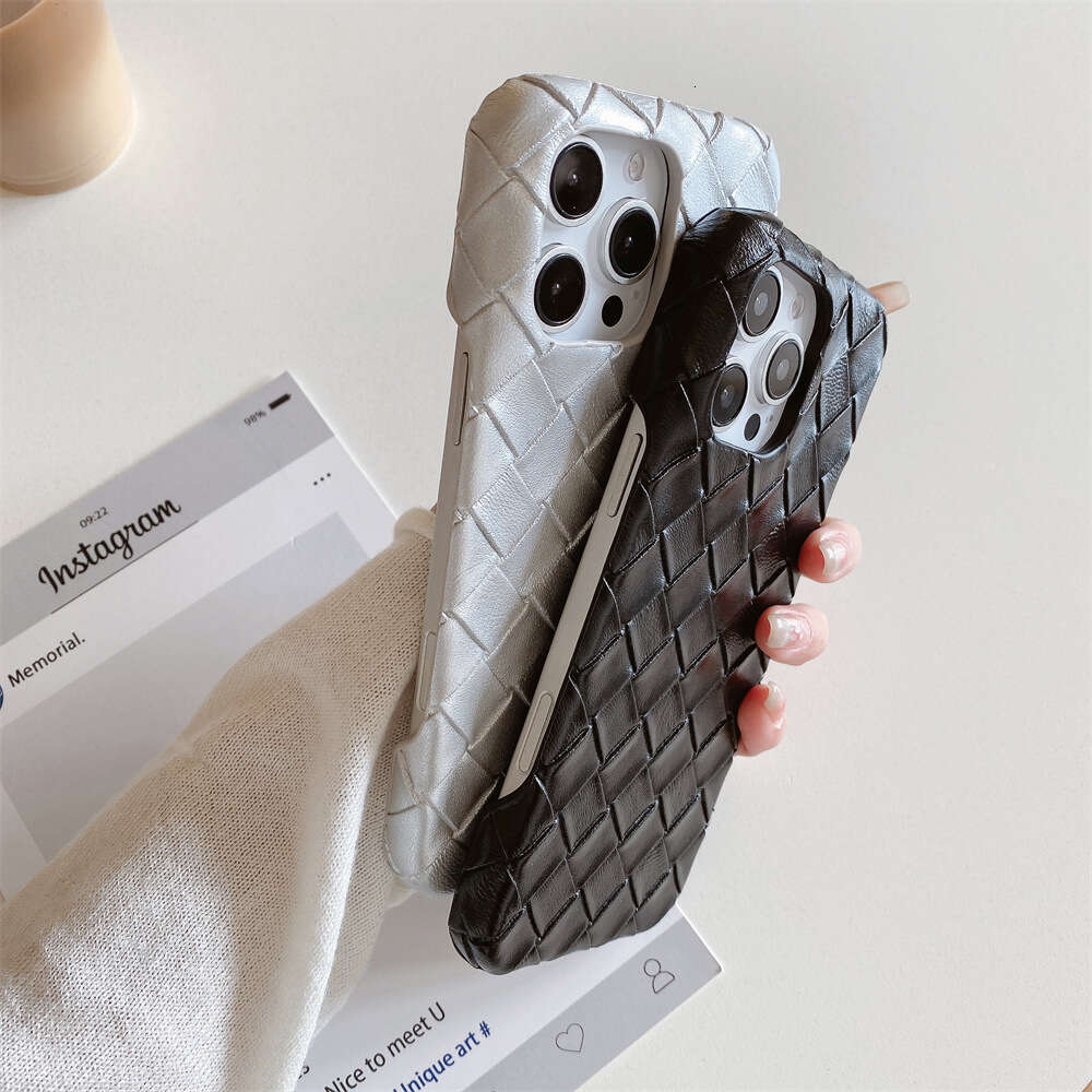 European And American Retro Quilted Leather Case For Apple 16 15 Max, 13, 14 Pro - view 3