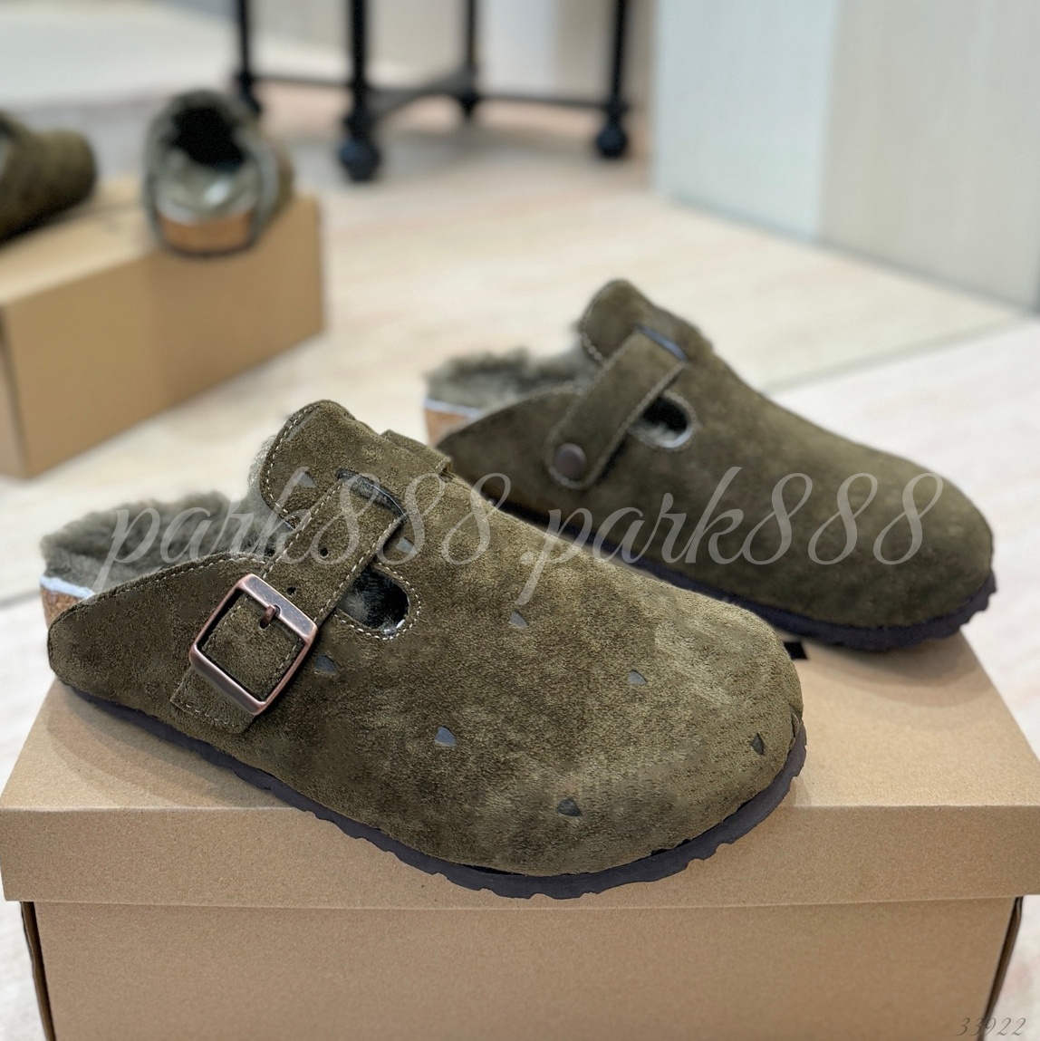 Closed-Toe Clogs (Fleece-Lined)- Leather & Suede Upper, Adjustable Buckle Strap, Warm Lined Slip-On Shoes for Daily Wear
