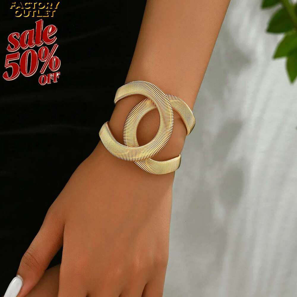 Minimalist Exaggerated European And American Style Women's Jewelry Personality Spring Folding Wrap Gold Double C Textured Cuff Bangle for Daily