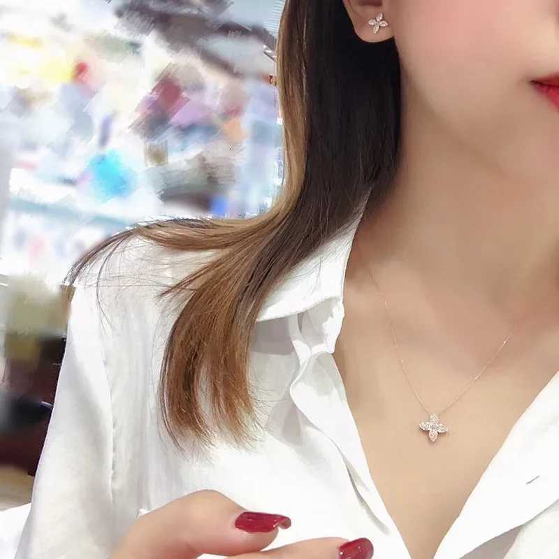 Fashion Rose Gold Necklace Simple Necklace for Women Pendant Exquisite Party Jewelry Pendant Necklace H260108