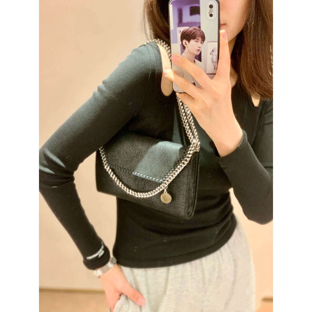 DIDENGLAOREN Womens Large Shoulder Chain Handbags Fashionable Square Tote with Zipper Closure for Daily Use 1100368158