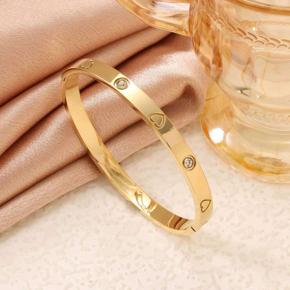 Stainless Steel Gold Stackable Bracelet Set Womens Layered Fashion Design Fit for Work Casual Enhance Elegance C260108