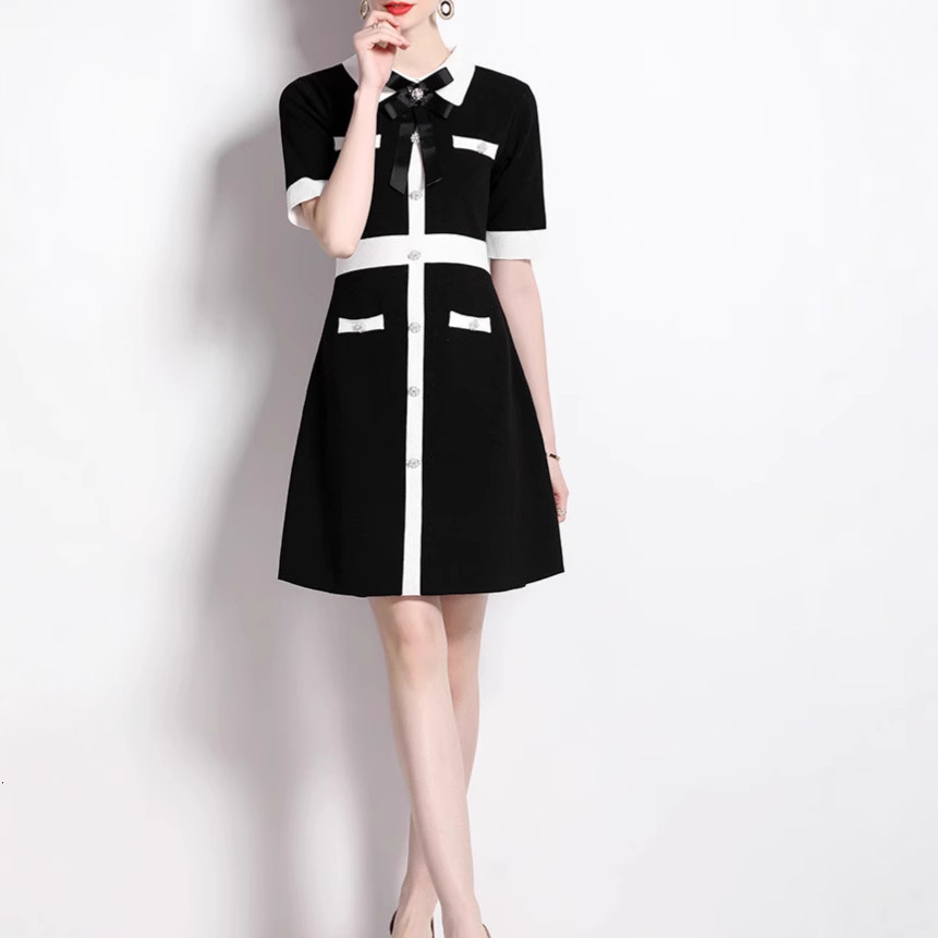Dress For Important Occasions Light And Mature French Style Waist Cinching Banquet Black Contrasting Color Small Fragrance Style Even Women's Dress